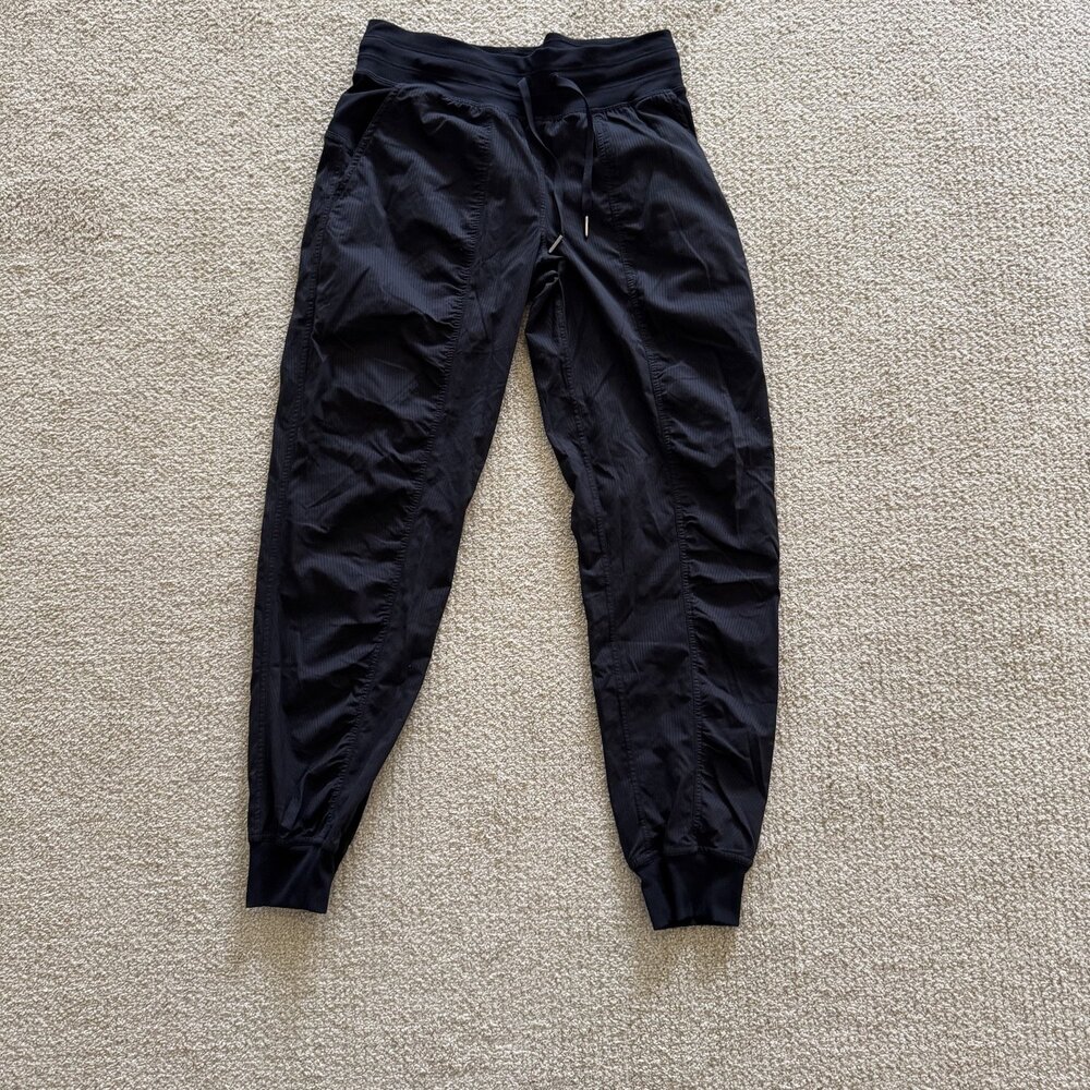 Lululemon Dance Studio Jogger Pants Womens Black Textured Athletic Cuffed Size 6